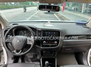 Xe Mitsubishi Outlander 2.0 CVT 2020