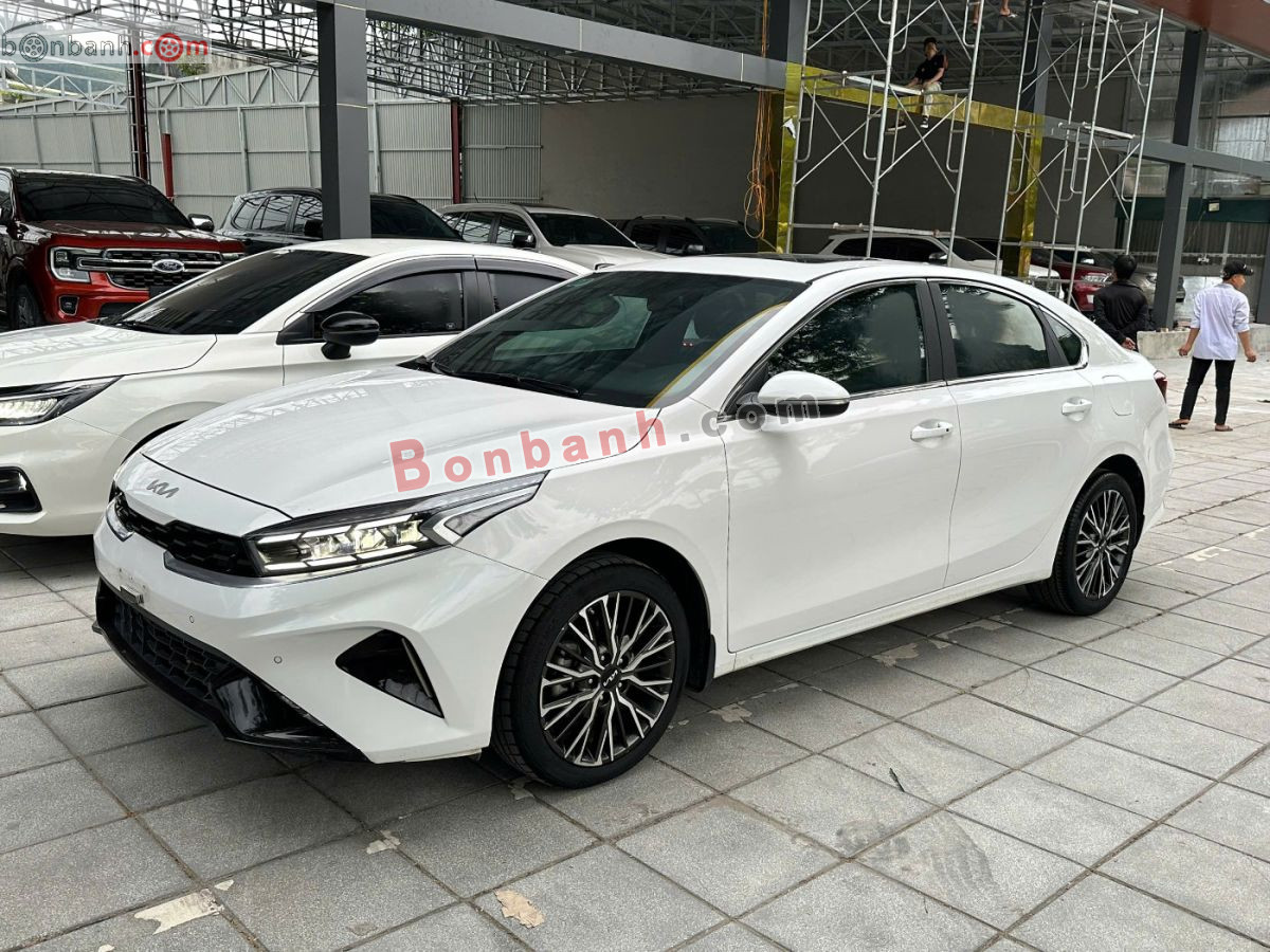 Kia K3 Premium 1.6 AT 2022