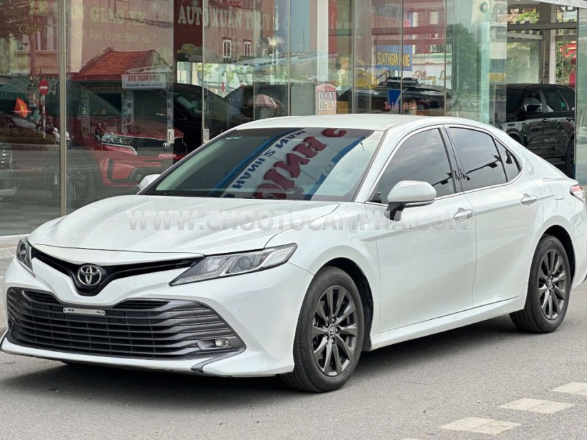Toyota Camry 2.0G 2019