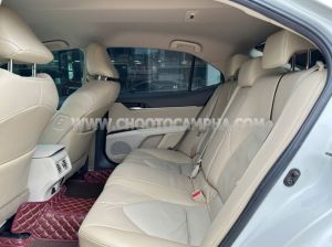 Xe Toyota Camry 2.0G 2019