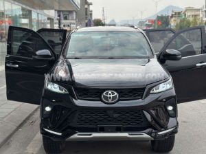 Xe Toyota Fortuner 2.4G 4x2 AT Legender 2020