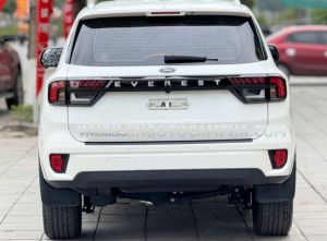 Xe Ford Everest Titanium 2.0L 4x2 AT 2024