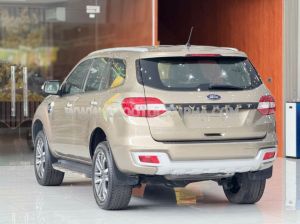Xe Ford Everest Titanium 2.0L 4x2 AT 2019