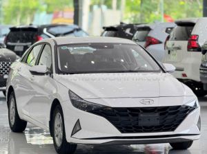 Xe Hyundai Elantra 1.6 AT Tiêu chuẩn 2023